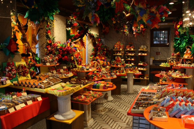 vente-PEONE-min_candy_store_chocolate_shop_chocolate_switzerland-393515